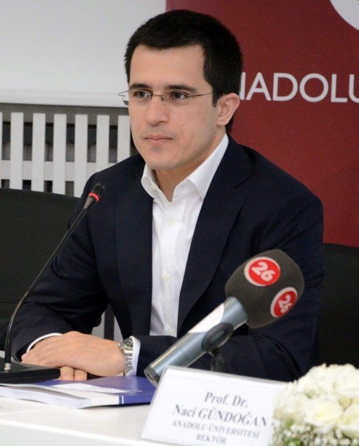 Anadolu Üniversitesi Eskişehir’de Sivil Havacılığa Yön Veriyor