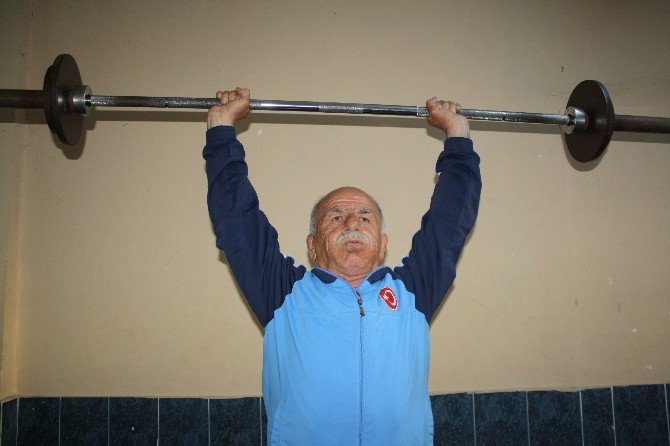 64 Yaşında Dünya Veteranlar Güreş Şampiyonası’na Hazırlanıyor