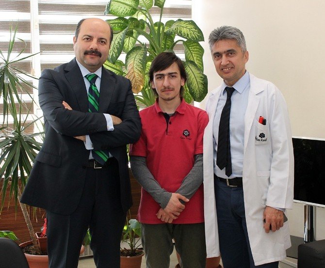 İhlas Koleji Öğrencisi Ahmet Koçak İngilizce’de Türkiye İkincisi Oldu