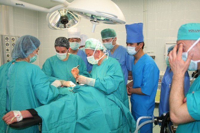 Ahmet Yesevi Üniversitesi Hastanesi Kazakistan’da Bölge Halkının Umudu Olmaya Devam Ediyor