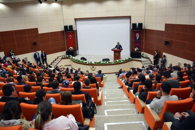 Gümüşhane’de “Yeni Anayasa Ve Başkanlık Sistemi” Konferansı