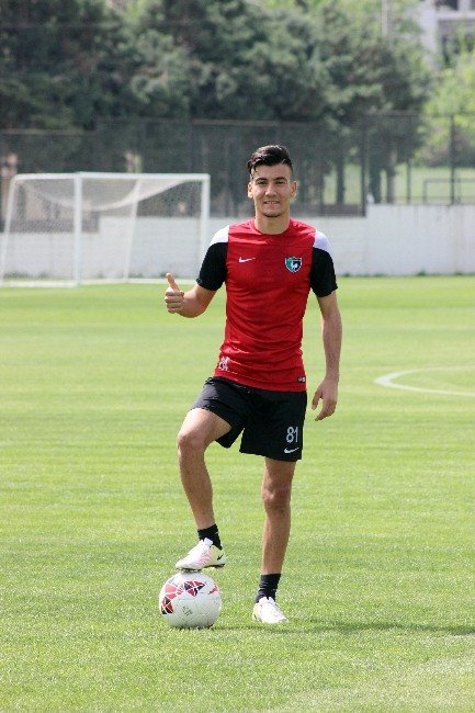 16 Yaşındaki Genç Atakan’ın Hedefi Arda Turan Gibi Olabilmek
