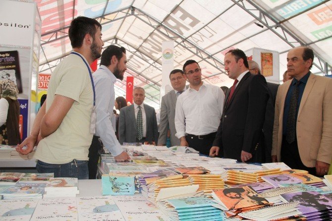 İlkadım Çocuk Kitap Günleri’ne Müdürden Tam Not