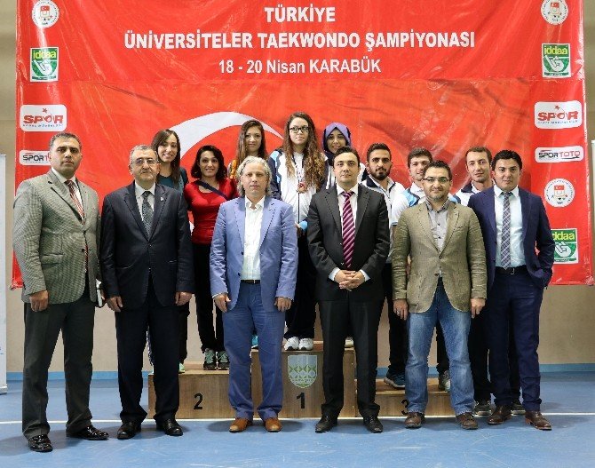 Üniversiteler Tekvando Şampiyonası Tamamlandı