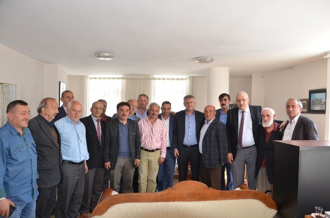 Başkan Sarıalioğlu’ndan Of Muhtarlar Derneği’ne Ziyaret