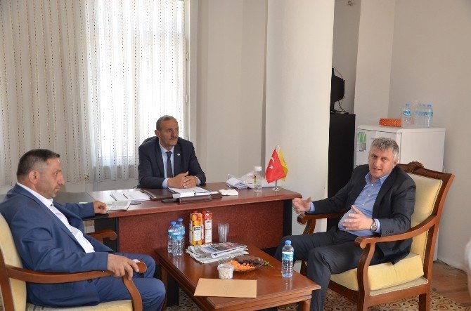 Başkan Sarıalioğlu’ndan Of Muhtarlar Derneği’ne Ziyaret