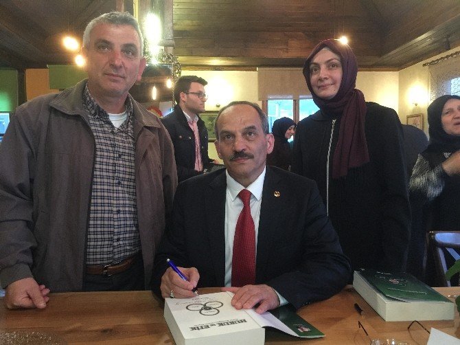 Necati Kırış, ‘Hukuk Ve Etik’ Kitabını İmzaladı