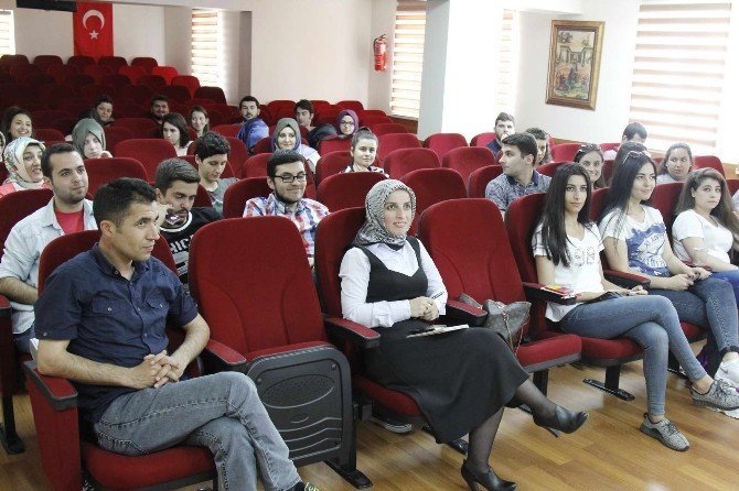 Saü’de ‘Kariyer Ve Kişilik’ Semineri Düzenlendi
