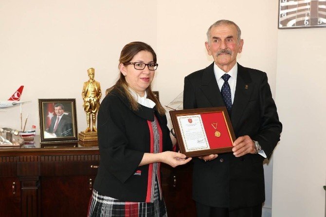 500 Bin Tl Değerindeki Mal Varlığını Tsk’ya Bağışladı