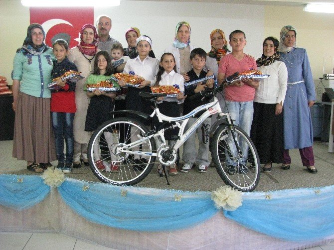 İlkokulda Kutlu Doğum Yarışması