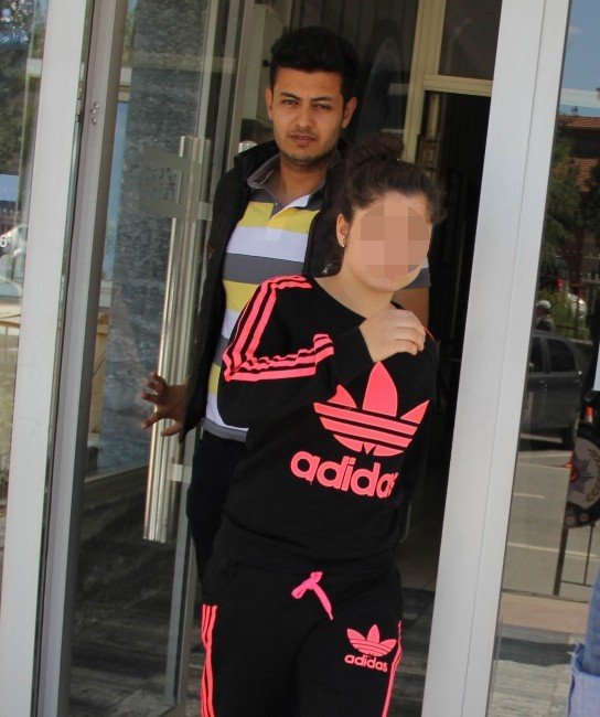 Evden 20 Bin Liralık Ziynet Eşyası Çalan 2 Kişi Yakalandı