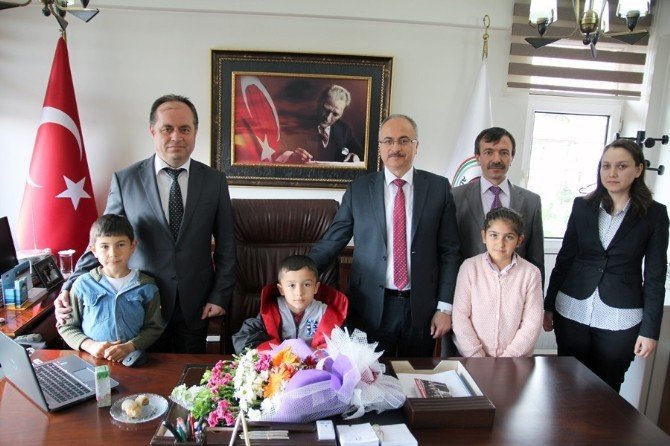 Öğrencilerden Adliyeye 23 Nisan Ziyareti