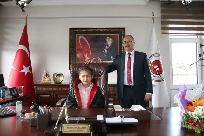 Öğrencilerden Adliyeye 23 Nisan Ziyareti