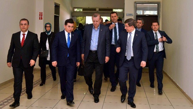 Cumhurbaşkanı Erdoğan Ve Başbakan Davutoğlu Kepez Belediyesi’ni Ziyaret Etti