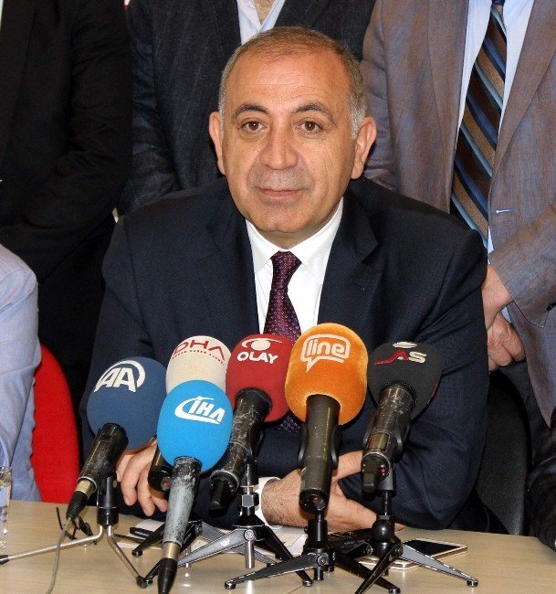 Chp İstanbul Milletvekili Gürsel Tekin: