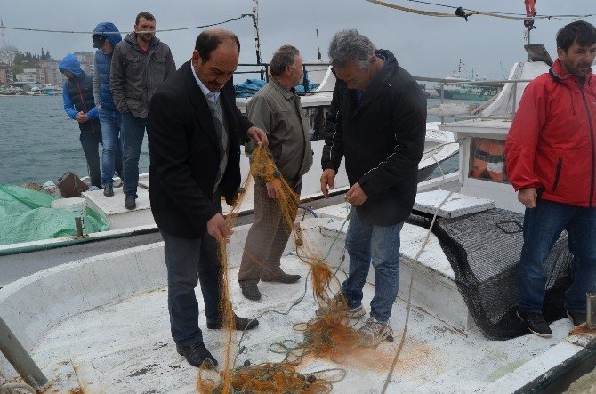 Deniz Salyongozu Avlayan Balıkçılar İsyanda