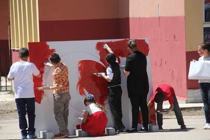 Bayburt’ta 23 Nisan Coşkusu