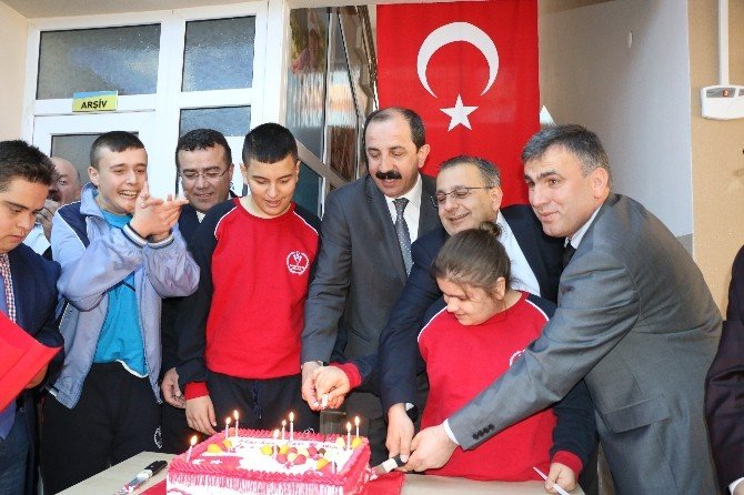 Göksel’den Özel Çocuklara Ziyaret