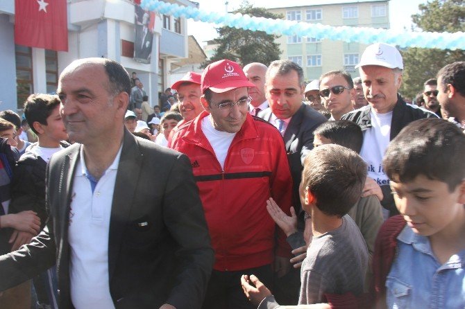 Bakan Yılmaz, Sağlıklı Yaşam İçin Pedal Çevirdi