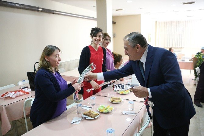 Bolu Belediye Başkanı Yılmaz Ebelerle Bir Araya Geldi