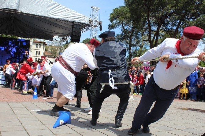 Ünye’nin Dünkü Çocukları Yine Eğlendirdi