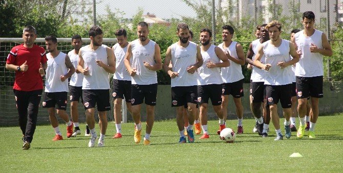 Adanaspor Maç Saatini Bekliyor