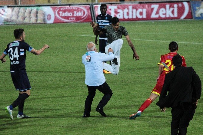 Adana Demirspor-alima Yeni Malatyaspor Maçının Ardından Saha Karıştı