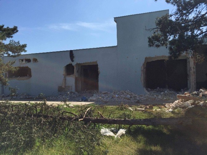 Türkiye’nin İlk Sentetik İplik Fabrikası Yıkılıyor