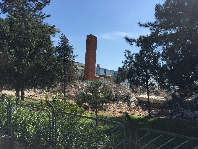Türkiye’nin İlk Sentetik İplik Fabrikası Yıkılıyor