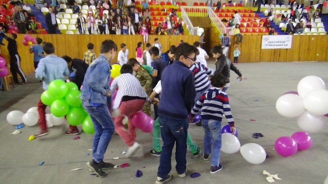 Tokat’ta Balonlu 23 Nisan Kutlaması