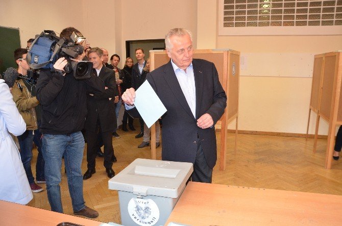 Avusturya’da Halk, Cumhurbaşkanlığı Seçimi Sandık Başına Gitti