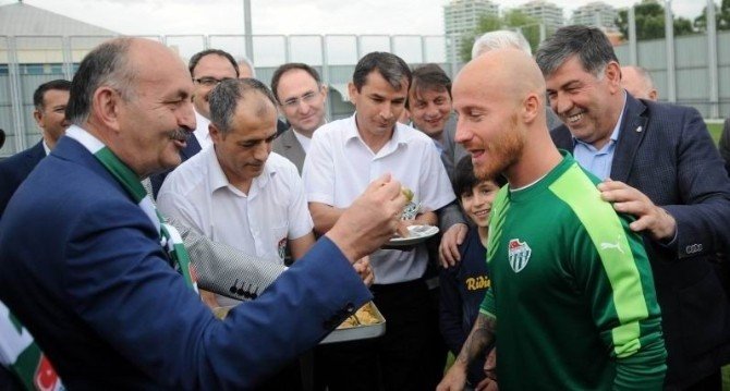 Bursaspor’da Serdar Aziz Yine Sakatlandı