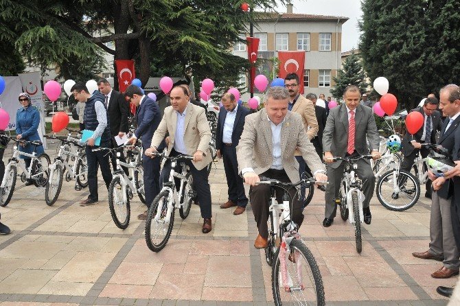 Kastamonu’da Öğrencilere 500 Adet Bisiklet Dağıtıldı