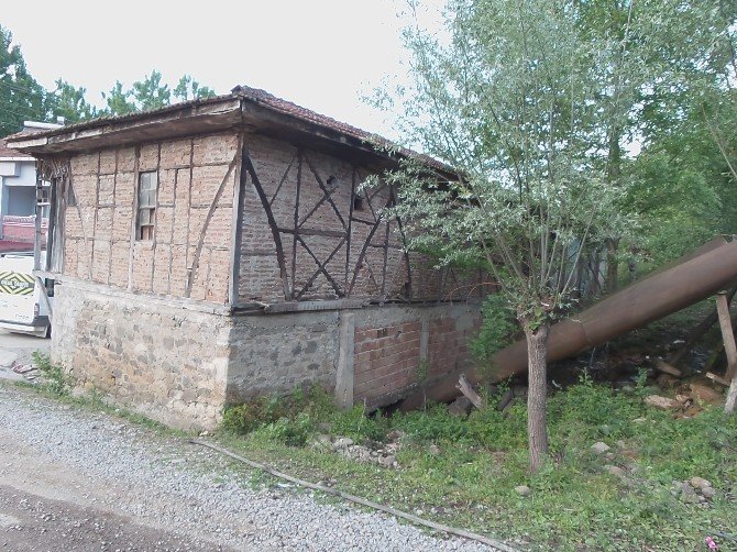 800 Yıllık Su Değirmeni İlgi Bekliyor