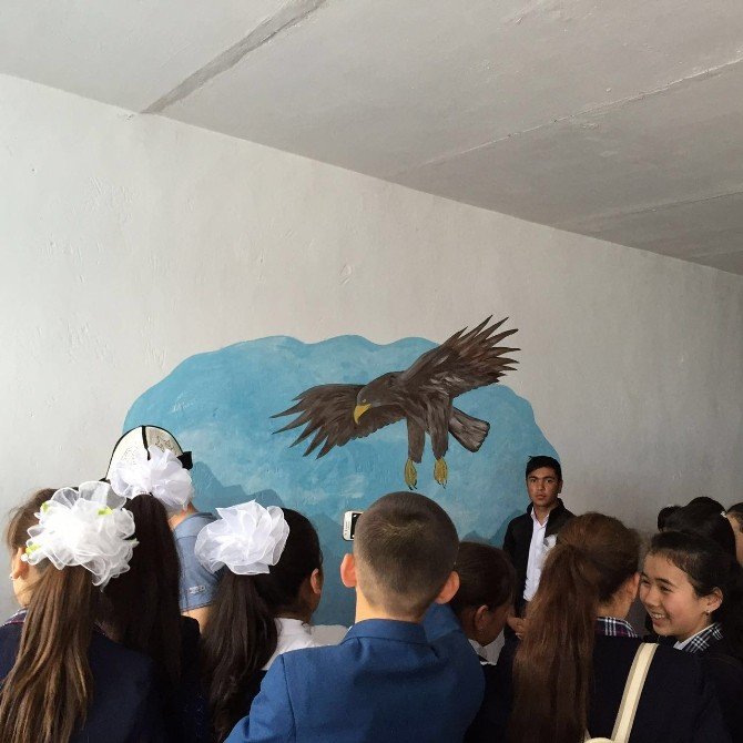 Ahmet Yesevi Üniversitesi Ve Erciyes Üniversitesinden Türkistanlı Çocuklara 23 Nisan Sürprizi