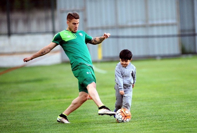 Bursaspor’da Dzsudzsak 2 Hafta Yok