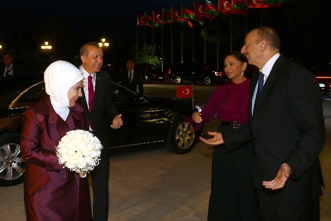 Cumhurbaşkanı Erdoğan Aliyev’le Bir Araya Geldi
