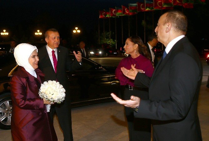 Cumhurbaşkanı Erdoğan Aliyev’le Bir Araya Geldi