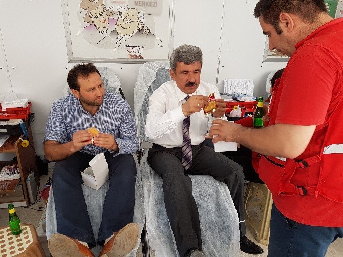 Başkanlar Kan Bağışında Bulundu