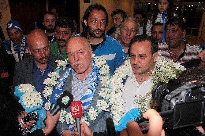 Şampiyon Bb Erzurum Spor’a Mehterli Karşılama