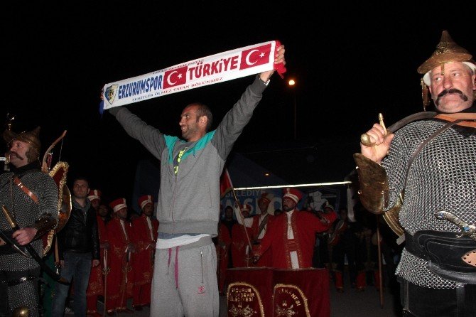 Şampiyon Bb Erzurum Spor’a Mehterli Karşılama
