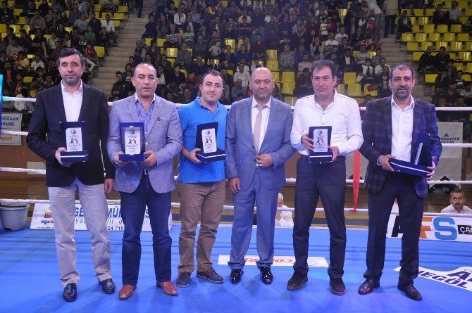 Şampiyonlar İnegöl’de Ringe Çıktı