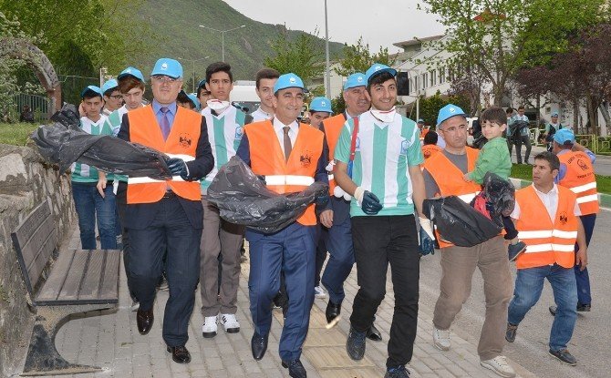 Başkan Edebali Çöp Topladı