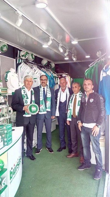 Bursastore Tır’ına Keleslilerden Büyük İlgi