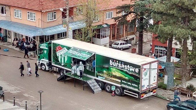 Bursastore Tır’ına Keleslilerden Büyük İlgi