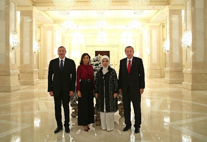 Cumhurbaşkanı Erdoğan, Onuruna Verilen Yemeğe Katıldı