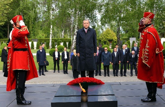 Erdoğan, Hırvatistan’da Acı Duvarı Anıtı’na Çelenk Bıraktı