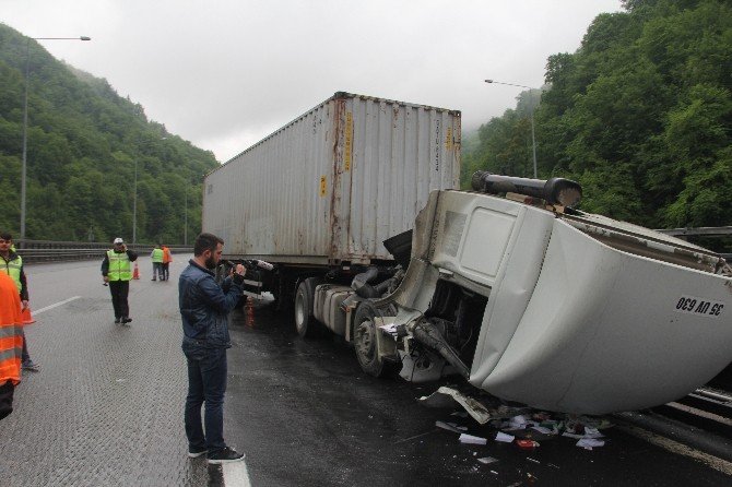 Bolu Dağı Tüneli’nde Trafik Kazası: 1 Yaralı