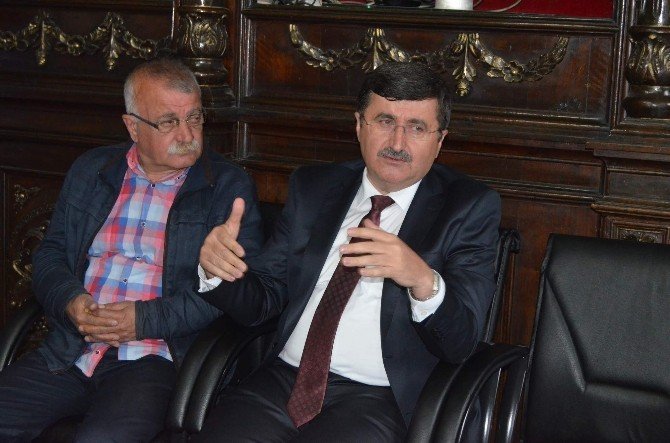 Trabzon Valisi Öz, Maçtaki Güvenlik Zafiyeti İddialarına İlişkin İnceleme Başlattıklarını Açıkladı