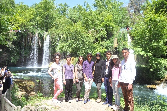 Ygs’de Başarılı Olan Şırnaklı Öğrencilere Antalya’da 5 Yıldızlı Tatil